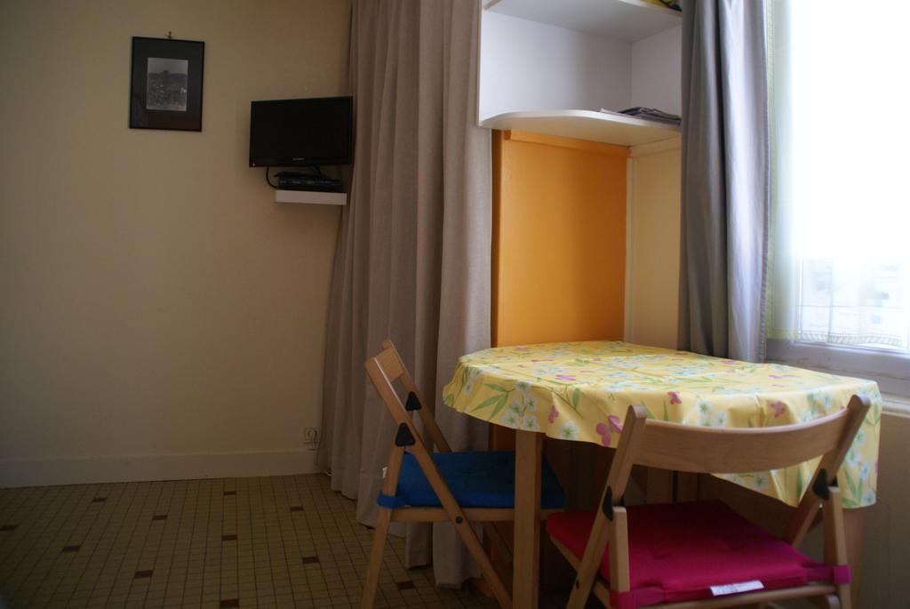 Au Coeur De Bourg Csm Διαμέρισμα Courseulles-sur-Mer Δωμάτιο φωτογραφία