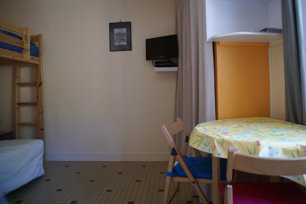 Au Coeur De Bourg Csm Διαμέρισμα Courseulles-sur-Mer Δωμάτιο φωτογραφία